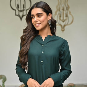 Green Rayon Solid Kurta with White Pants