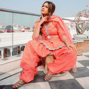 Peach Patiyala With Organza Dupatta Set